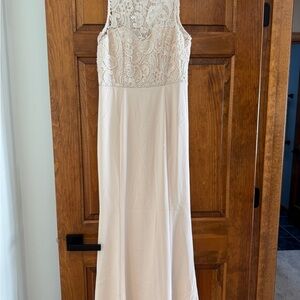 Elegant Lace Sleeveless Gown